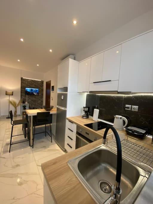 Esteticaapartments. Rhodes City Esterno foto